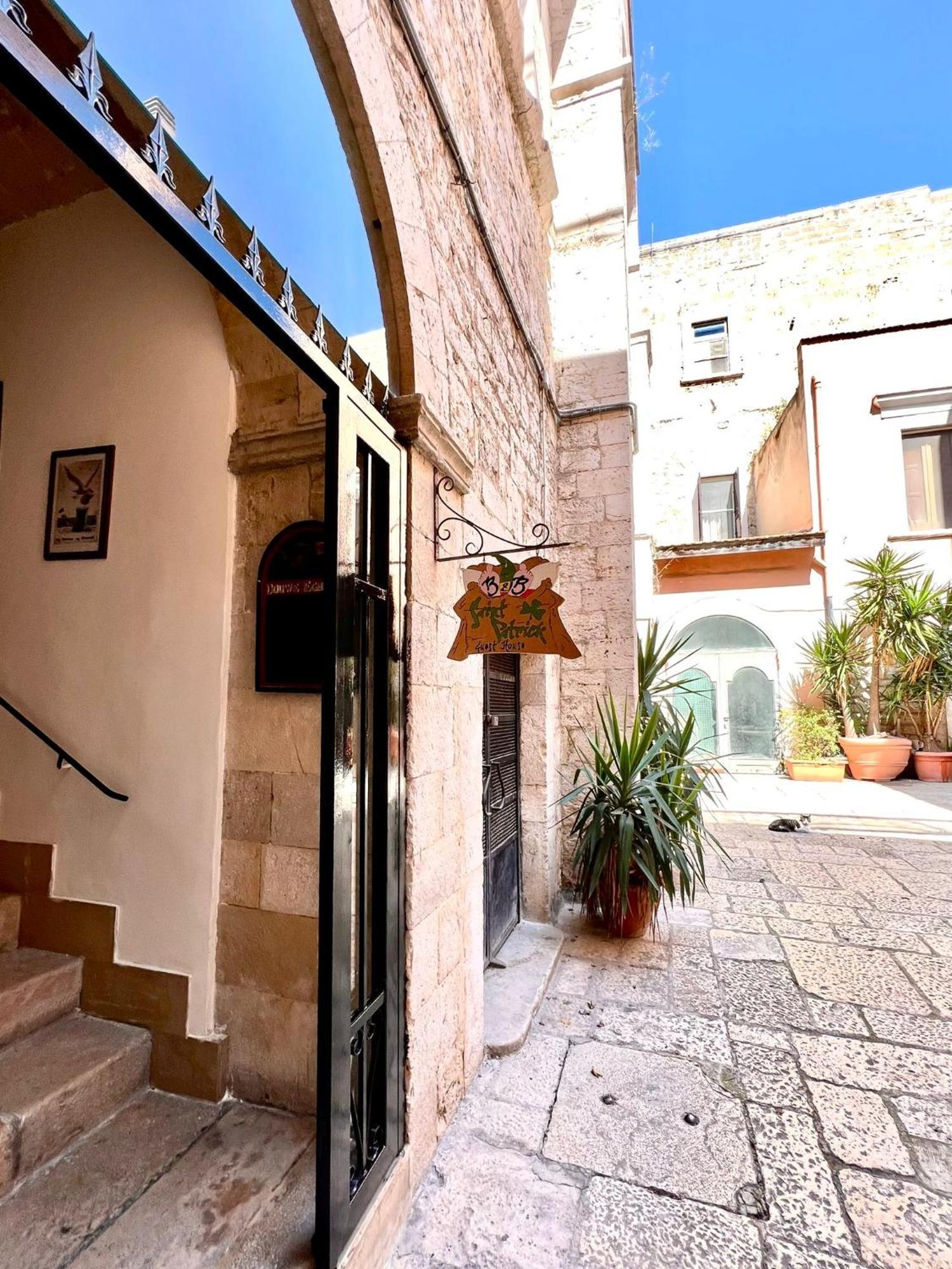 Casa Vacanza Saint Patrick Barletta Exterior foto